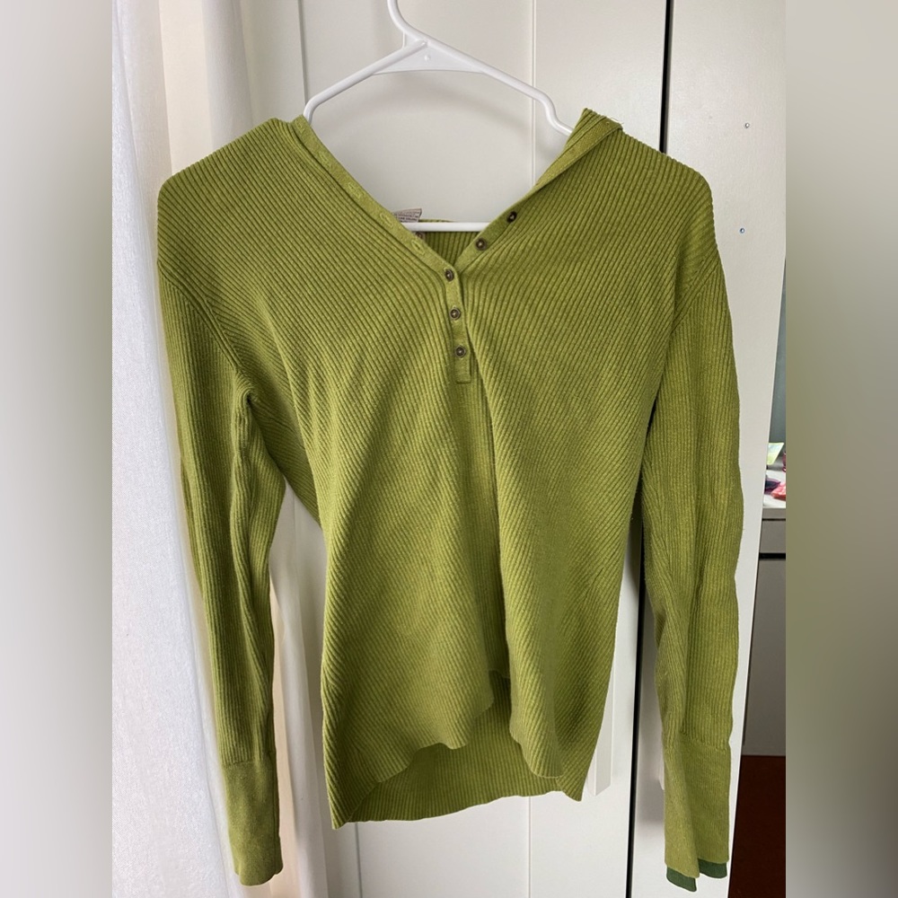 green button sweater with hood